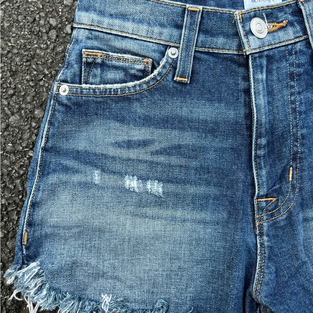 HUDSON Dahlia High Rise Dolphin shorts - Picture 3 of 6